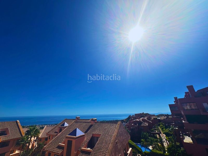 Foto f3636ffd-5b44-4e7b-8dcd-8ef00c3e1073. Dúplex amb calefacció aparcament piscina a Calahonda Mijas