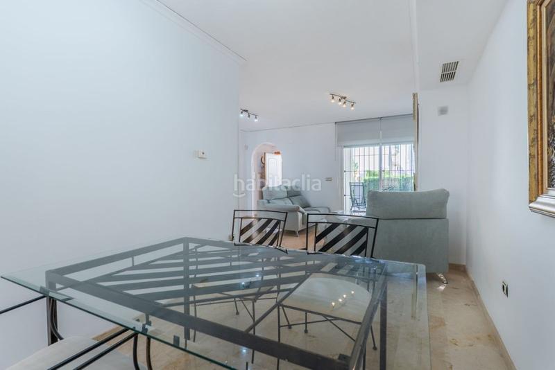 Foto 671d608e-4a5b-469c-b11e-2c75753ae851. Casa aparellada amb aparcament piscina a Las Chapas - Alicate Playa Marbella