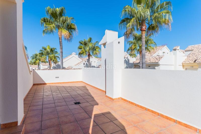 Foto 4d5d30d3-e143-4546-990a-6353c528f03f. Casa bifamiliare con parcheggio piscina in Las Chapas - Alicate Playa Marbella