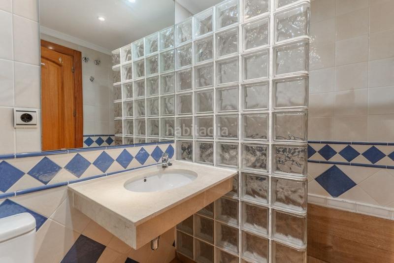 Foto a5a25ab1-8b7f-49ca-ab7d-e3fd93caae35. Casa bifamiliare con parcheggio piscina in Las Chapas - Alicate Playa Marbella