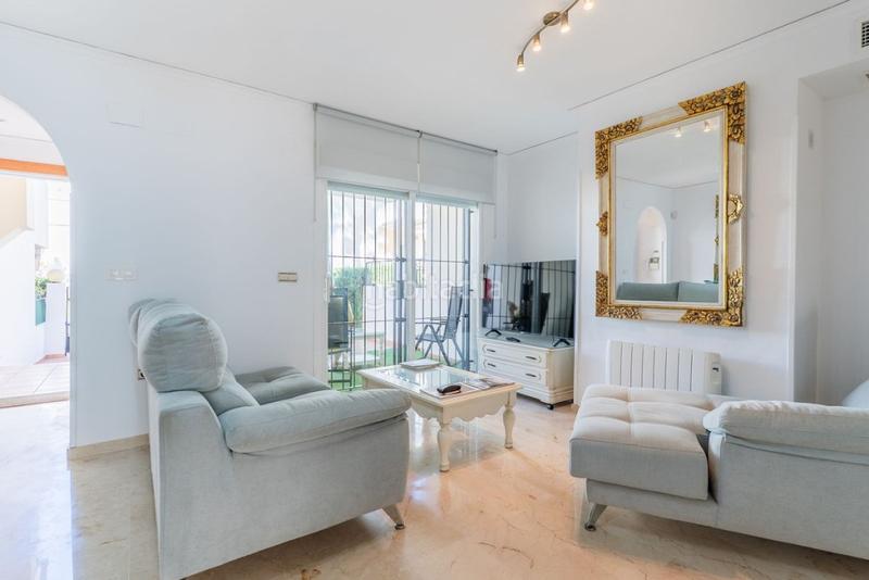 Foto 54d9e51f-fe06-4a73-8491-b6f73450d9fb. Casa pareada en Las Chapas - Alicate Playa Marbella