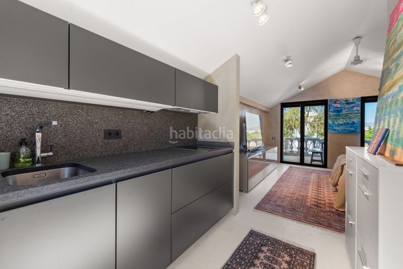 Foto edc273a9-e7cb-4c3f-a170-7e7be27fc14a. Chalet en Río Real Marbella