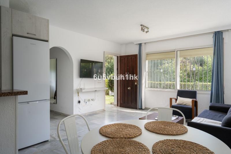 Foto b2e6b79f-0f5f-48ab-9806-8885eaca6123. Apartament amb aparcament piscina a El Faro de Calaburra - Chaparral Mijas