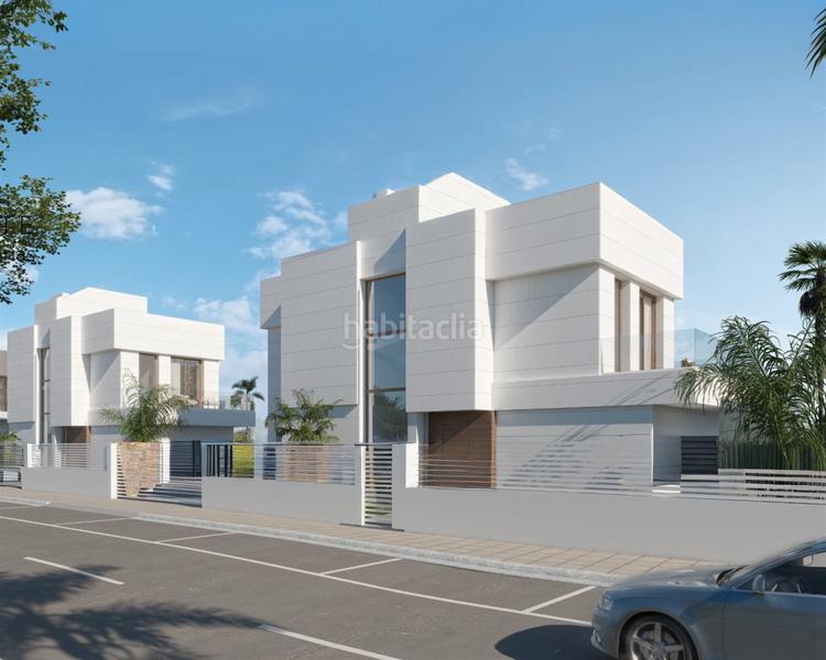 Foto 42471f5e-b721-4e59-94b7-d6f86b7a7a40. Chalet en Parque Central Estepona