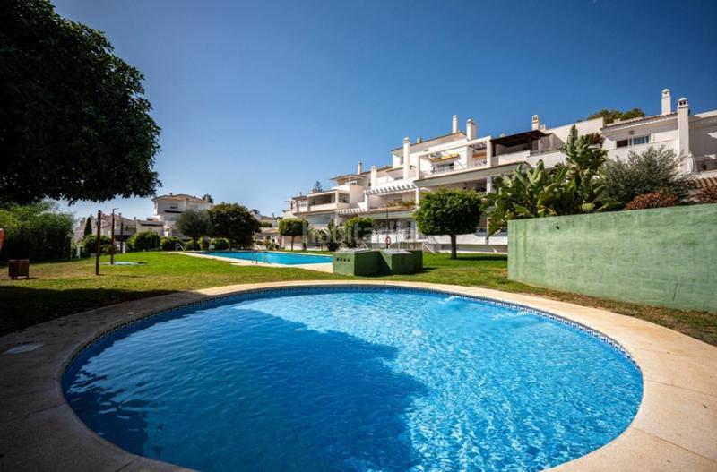 Foto 9fb0b933-15cd-4fdc-88da-895f7d0d887a. Rez-de-chaussée avec parking piscine dans Río Real Marbella