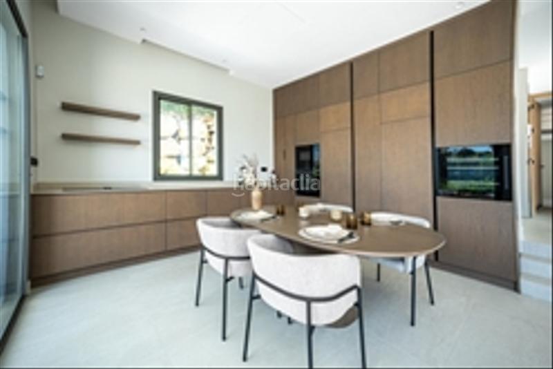 Foto 2d876995-a6e9-4563-a16e-fb04f65594ea. Xalet amb aparcament piscina a Seghers Estepona