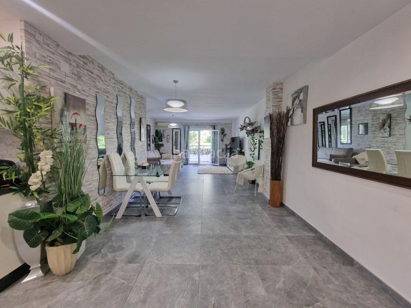 Foto a0e9dfaa-7c42-47ad-8e4e-d600137ab8c4. Piano terra con parcheggio piscina in Calahonda Mijas