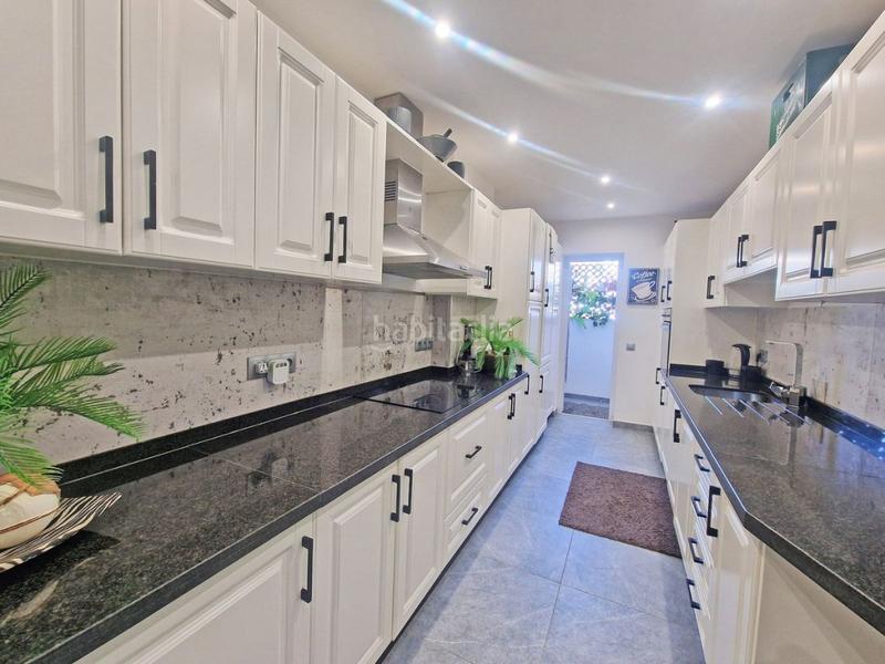 Foto 2dcef01f-7b72-4ec8-b43c-6091a8995185. Rez-de-chaussée avec parking piscine dans Calahonda Mijas