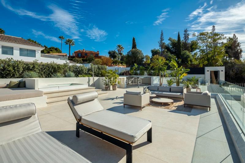 Foto 051ca874-7fa4-4127-9bc1-ec25e0f2fbbb. Chalet mit parking pool in Elviria Marbella