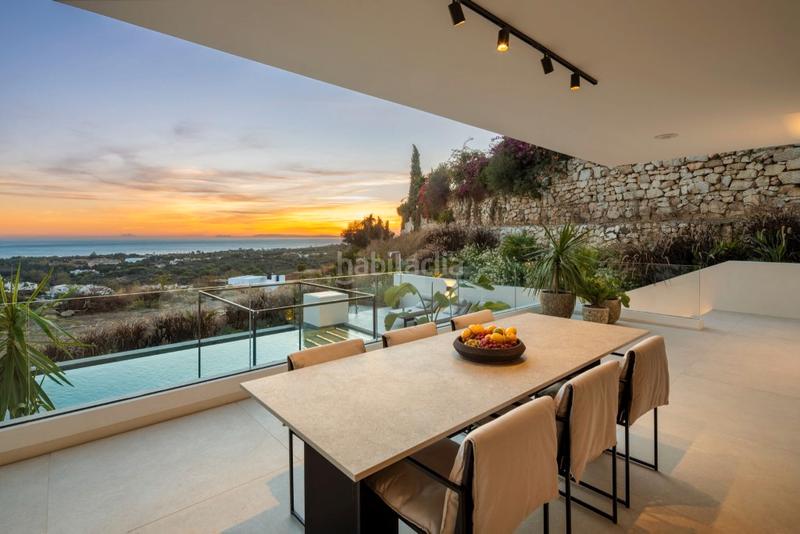 Foto 4dc40066-a897-4cd6-ab63-cf2b3dab200a. Chalet with parking pool in Elviria Marbella