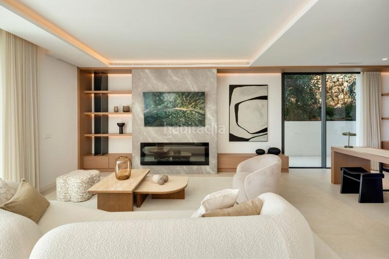 Foto da445b71-ba5e-402d-b16f-0be6fa9dea27. Chalet with parking pool in Elviria Marbella