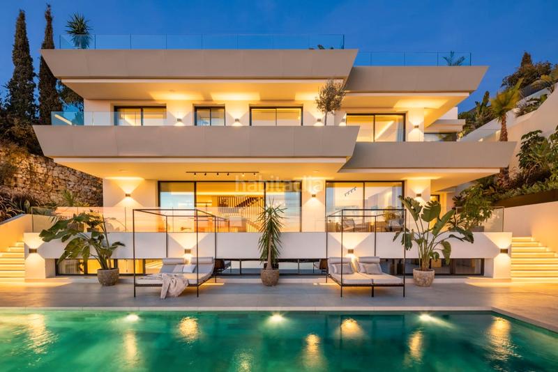 Foto d412fe89-f672-41e0-9656-70b245b697fb. Chalet con parcheggio piscina in Elviria Marbella