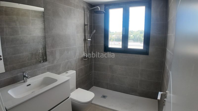 Foto 53a266f2-734a-4310-99f7-5175410d756a. Penthouse with parking pool in Zona de Punta Plata Estepona