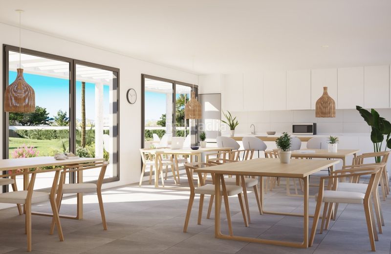 Foto ac9cc0cb-ea73-4de0-bfdf-db429e3136f5. Penthouse with parking pool in Zona de Punta Plata Estepona