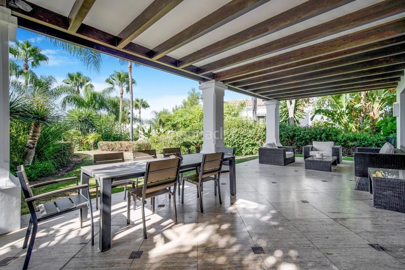 Foto 66439304-b97a-4eeb-8ce9-05a56e1c4f5f. Chalet avec chauffage parking piscine dans lomas de Marbella club Marbella