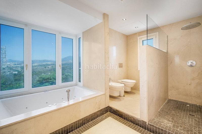 Foto b9be93d5-63b4-4eb1-b748-b1bbac2309ae. Chalet avec chauffage parking piscine dans lomas de Marbella club Marbella