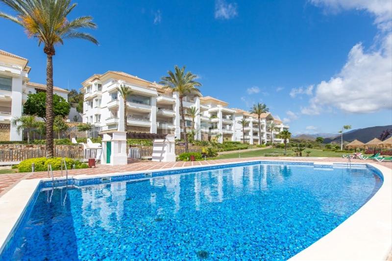 Foto 76915d3c-bf21-4b3d-85eb-5b8ea585917a. Àtic amb aparcament piscina a La Cala Golf - Lagar Martell Mijas