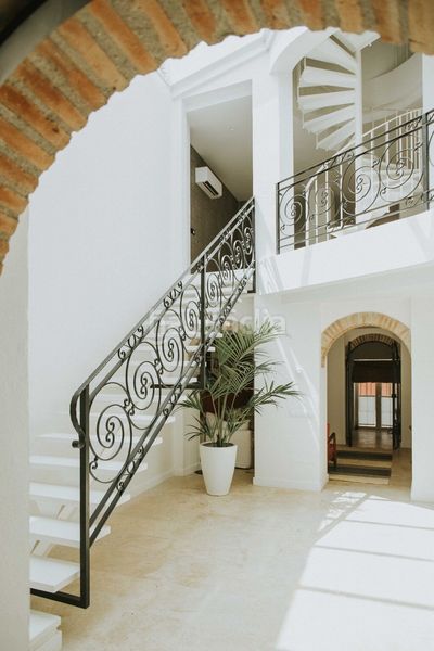 Foto 42f18e33-6764-4c81-83c6-57390f9aeeab. Casa aparellada a La Merced Málaga