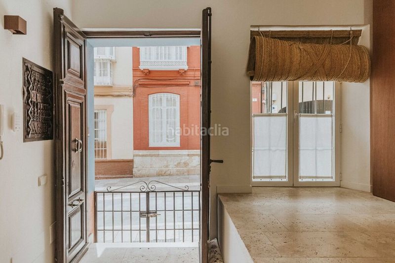 Foto aeda15b6-fb7b-4334-a28d-9bac5974b8d3. Casa aparellada a La Merced Málaga