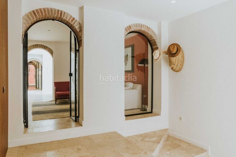 Foto eb18dd95-83e1-43f7-b7de-205a393fc6de. Casa aparellada a La Merced Málaga
