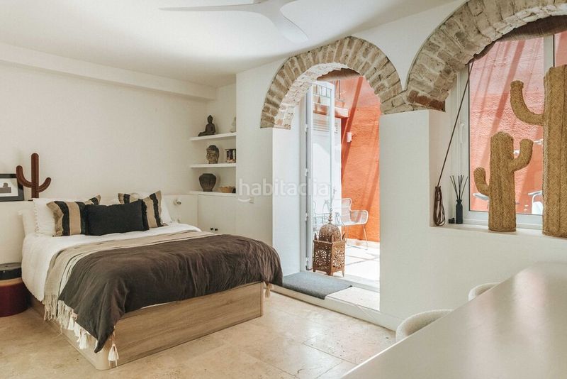 Foto f39d44aa-7b8e-4851-9d85-afe0dd67f53e. Casa aparellada a La Merced Málaga