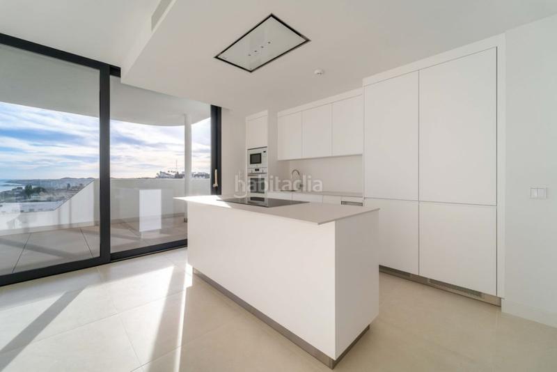 Foto b37d5090-bbfa-4e4f-945e-a12bde6d4b9a. Penthouse with parking pool in Las Gaviotas - Carvajal Fuengirola