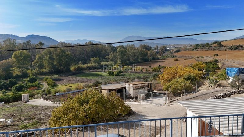 Foto 4fd25975-511e-4233-973b-22e0ec5eefb8. Casa aparellada amb piscina a Coín
