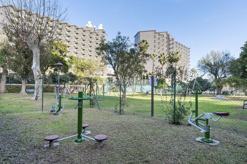 Foto 0410f8fb-ffdd-4411-9cb5-ba98ea270fe2. Dúplex amb aparcament piscina a Playamar - Benyamina Torremolinos