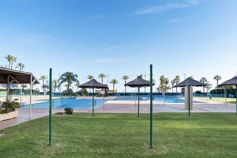 Foto 79b6d1fa-af0c-4632-8a15-36152050f021. Dúplex amb aparcament piscina a Playamar - Benyamina Torremolinos