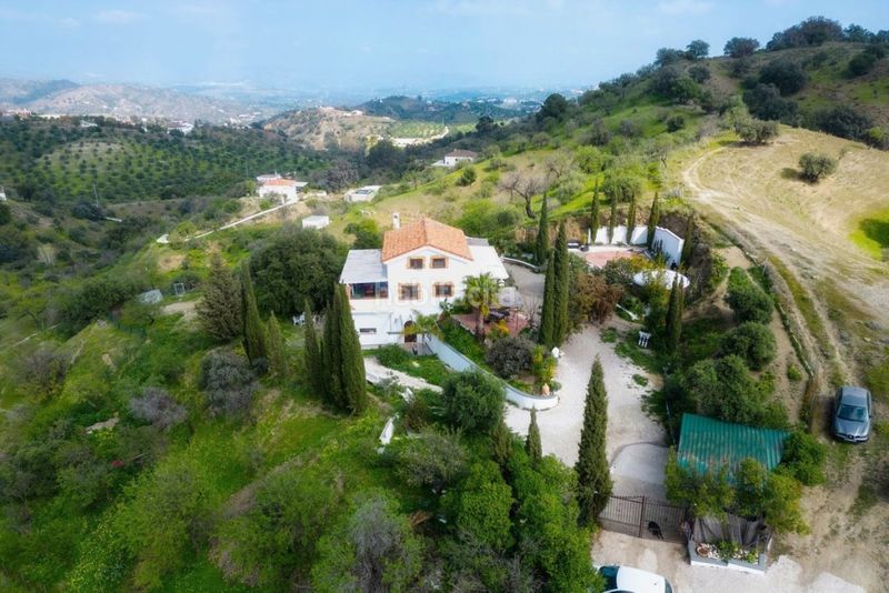 Foto 66afab2e-2222-42fd-930a-28aa87f09c2d. Xalet amb aparcament a Coín