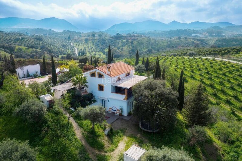 Foto 9520267e-476d-45ec-a8fb-a96de8ee5397. Xalet amb aparcament a Coín