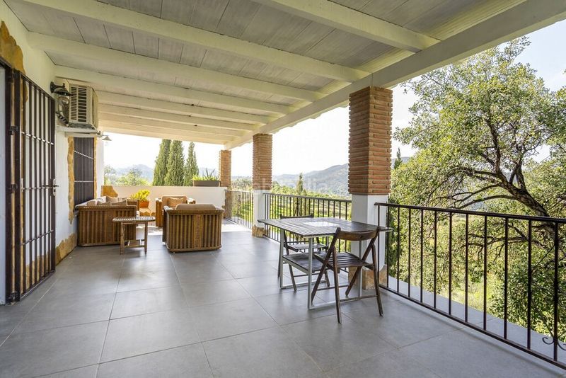 Foto dd6cd6ce-3f40-4891-ac88-d62bd2cda328. Chalet en Coín