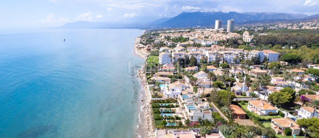 Foto 0def7a18-b0db-4bfa-a703-ba782bb407ab. Chalet en Marbesa Marbella