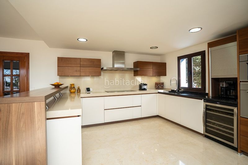 Foto be9ed3bf-9034-4b21-9352-598a0f514415. Chalet en Marbesa Marbella