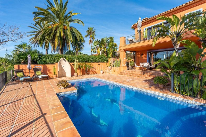 Foto d34e9422-bbad-40a1-bd68-37741f3d6e16. Chalet en Marbesa Marbella