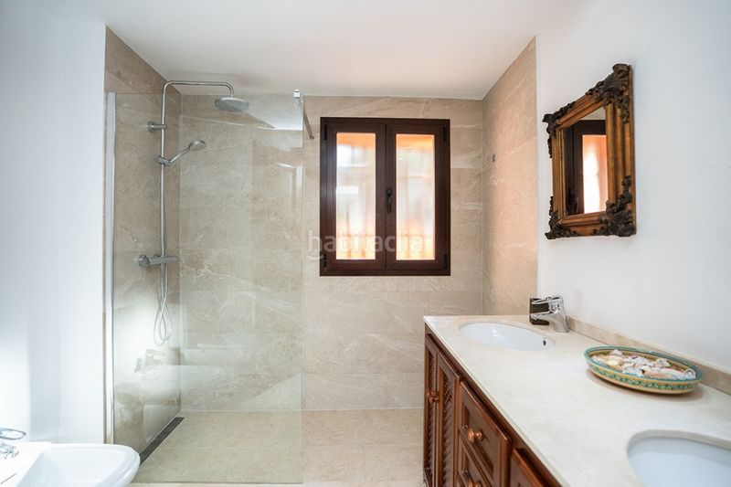 Foto dea19377-c5cb-4650-82a1-de18ee75dbc9. Chalet en Marbesa Marbella