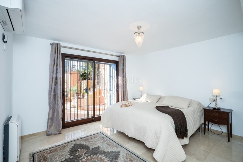Foto fa4d5c5f-32a8-47fb-94f6-df9d2d1e61b6. Chalet en Marbesa Marbella