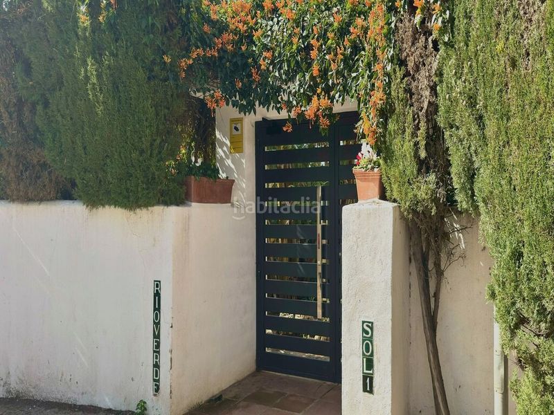 Foto a4a98ac3-b10d-4d8e-ae51-45ddd213812f. Apartament amb piscina a Las Lomas de Río Verde Marbella