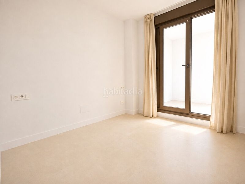 Foto a4294938-e62e-4790-bce3-70271df10ac3. Apartament amb aparcament piscina a Bahía Dorada Estepona