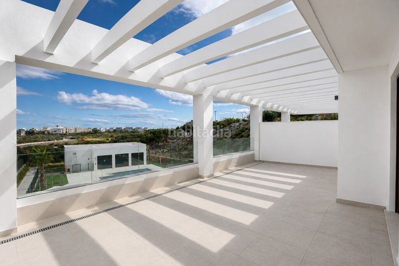 Foto c1810322-e1b0-4f12-8604-20c5b6fc7531. Apartament amb aparcament piscina a Bahía Dorada Estepona