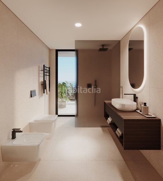 Foto 459f0c67-8682-4c98-9d4f-f8812d62a086. Casa aparellada amb aparcament piscina a Santa María Marbella