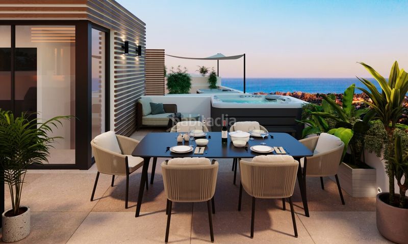 Foto 79511062-521d-44b6-b161-afefcb7f9313. Casa aparellada amb aparcament piscina a Santa María Marbella
