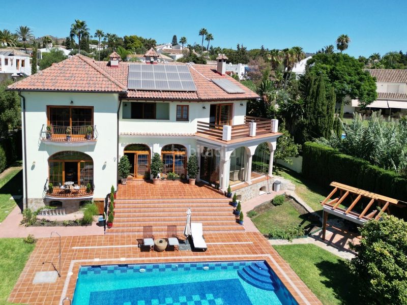 Foto bd2da4a3-53bd-475b-8057-cb8399e43fce. Chalet en El Rosario - Ricmar Marbella