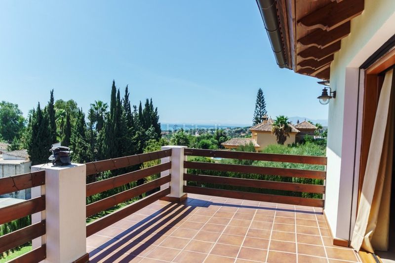 Foto be5e9985-ab22-470e-aa34-58e5c1f7ed88. Chalet en El Rosario - Ricmar Marbella