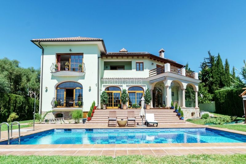 Foto d0082992-d8cc-432b-a276-62a9d3a00278. Chalet en El Rosario - Ricmar Marbella