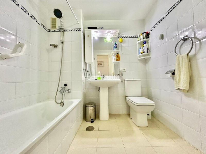 Foto 0b9dd6c2-ab10-4560-81a0-e41f577d4b40. Apartament amb aparcament piscina a reserva de Marbella Marbella