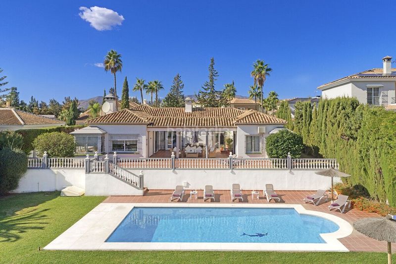 Foto f9dd168a-49f1-4e82-8775-e4272e5b1962. Xalet amb aparcament piscina a Mijas golf Mijas