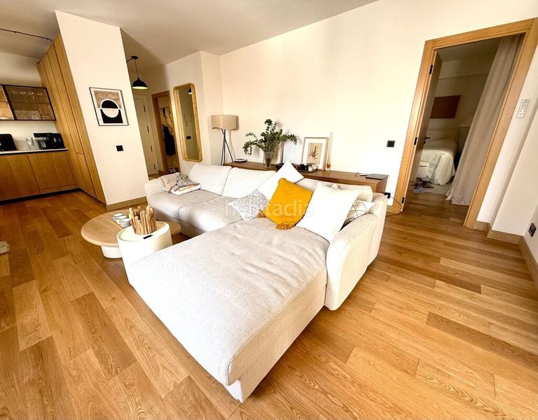 Foto 2152444c-3bbd-48f0-9e75-ffeee6def511. Penthouse with parking pool in Puerto Banús Marbella