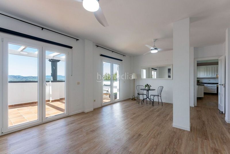 Foto d95e9cae-4675-42d9-b38c-aef1ca6f22f4. Xalet amb aparcament piscina a Coín