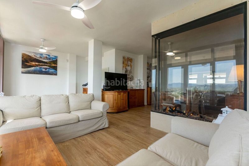 Foto e329e6de-29ce-45ef-89a8-21f0bccf5b1b. Xalet amb aparcament piscina a Coín